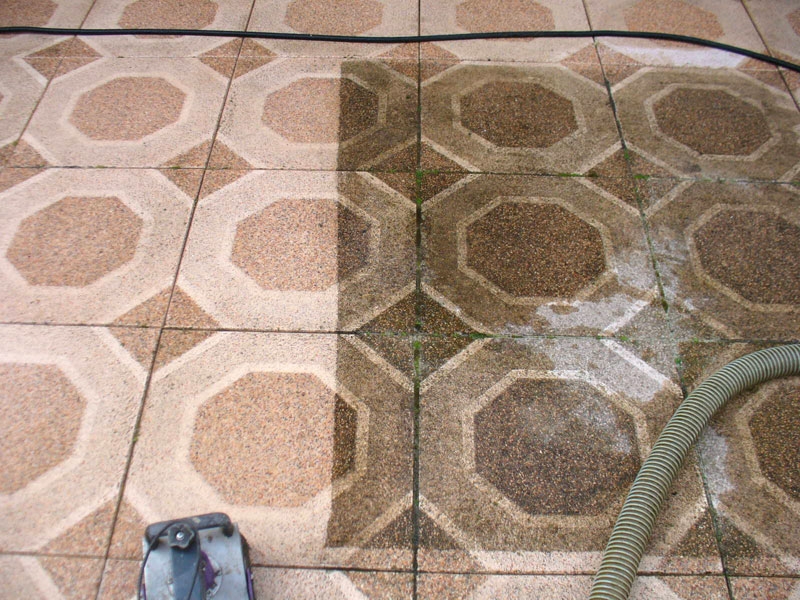 Mit Hochdruck gegen hartnäckige Verschmutzungen! Unsere Hochdruckreinigung kommt bei Terrassen, Wintergärten, Lagerhallen und Co. zum Einsatz. Mit Hochdruck gegen hartnäckige Verschmutzungen! Unsere Hochdruckreinigung kommt bei Terrassen, Wintergärten, Lagerhallen und Co. zum Einsatz.