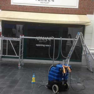 Sie wollen Ihre Jalousien oder Ihren Sonnenschutz reinigen lassen? Dann wenden Sie sich für eine fachgerechte und zuverlässige Reinigung an uns!